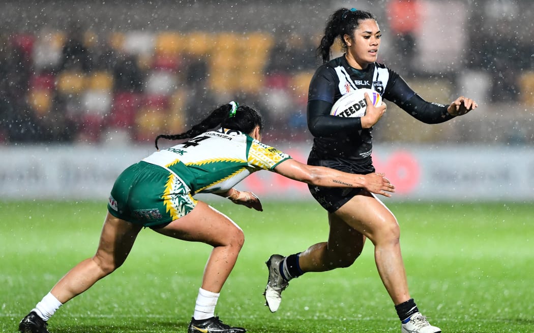 Otesa Pule of New Zealand in action during the match against Cook Islands - New Zealand Kiwi Ferns v Cook Islands, The Rugby League World Cup England 2021 (played in 2022) at LNER Community Stadium, York, England on Sunday 6 November 2022.
© Mandatory credit: Will Palmer / www.photosport.nz