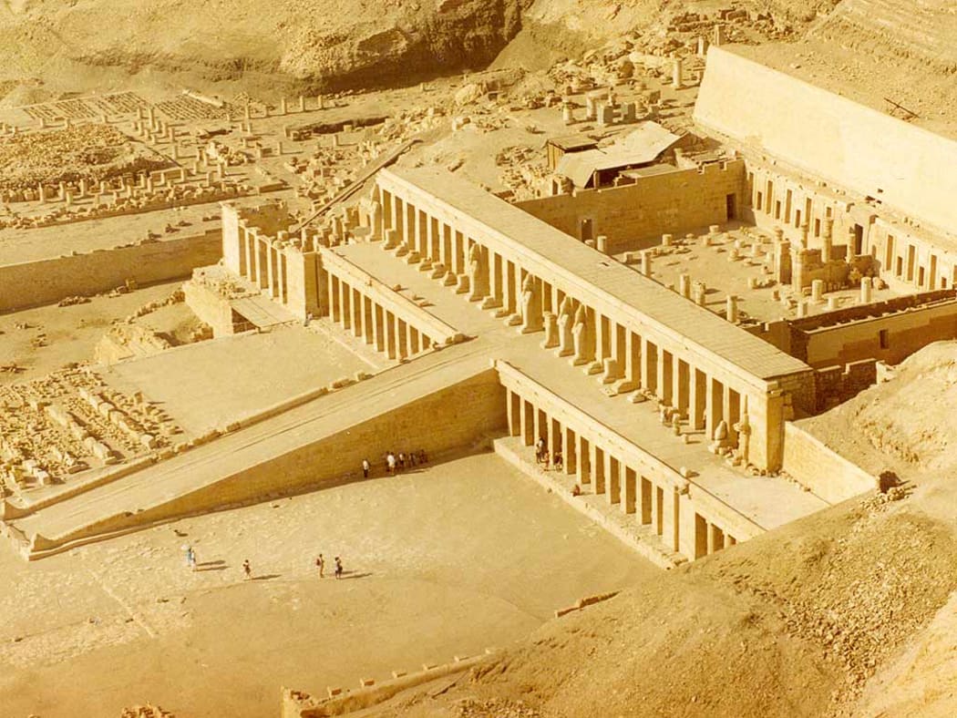 Deir el-Bahari with temples of Hatshepsut, Thutmosis III and Mentuhotep II, Luxor, Egypt.