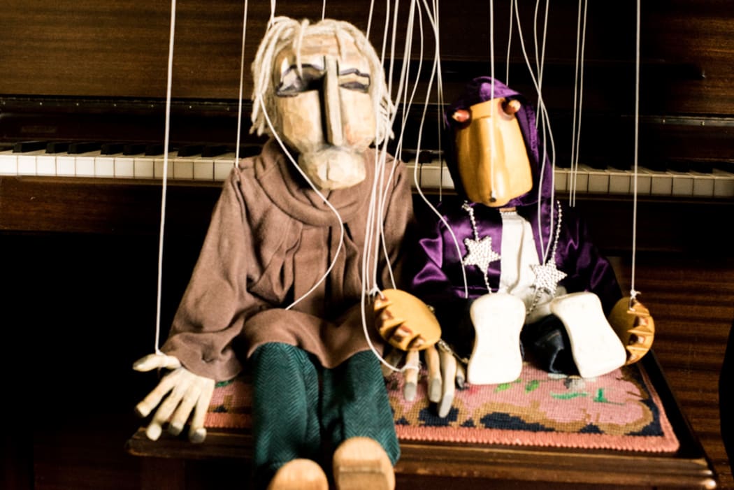 Grand father and rapper marionettes by Norbert Hausberg.