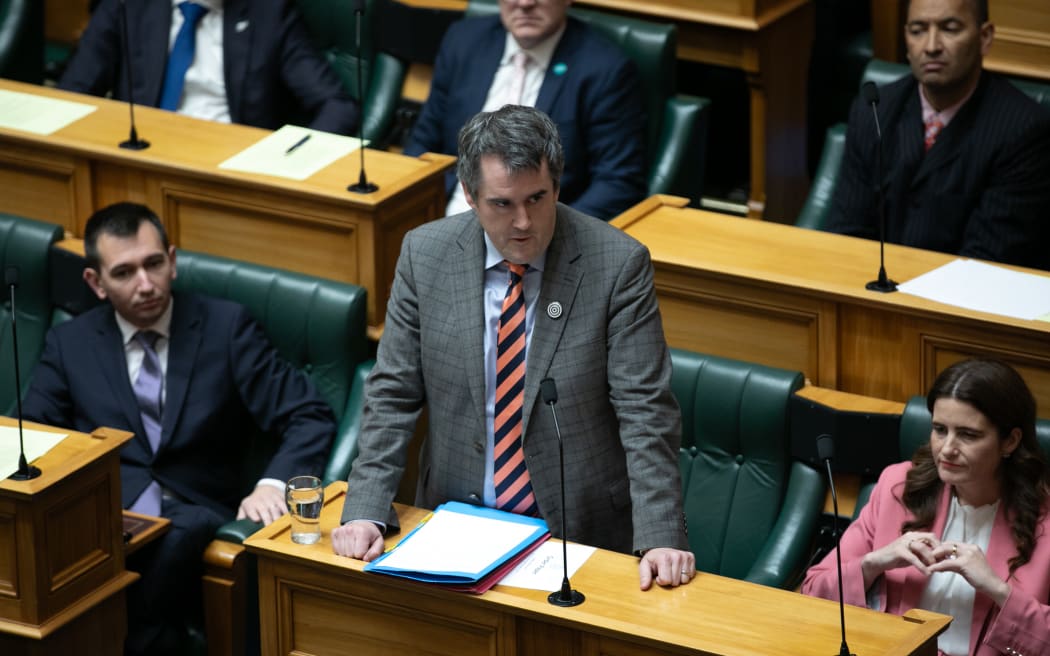 Chris Bishop adjourns the debate on the report of the privileges committee
