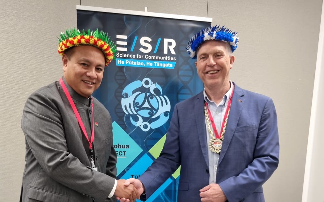 Kiribati Minister of Health Dr Tinte Itinteang, left, and ESR chief executive Peter Lennox