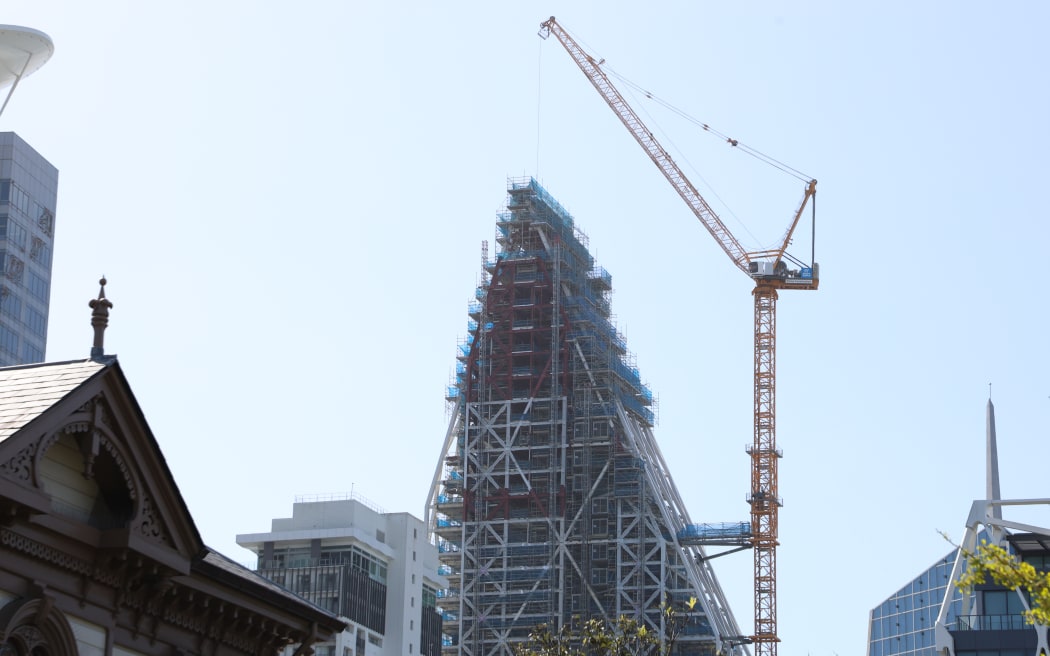 The Seascape apartment project, developed by Shundi Customs and constructed by China Construction NZ, has come to a standstill. The project was once planned to be the tallest residential apartment building in New Zealand.