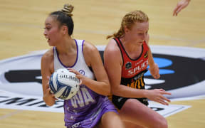 Mila Reuelu-Buchanan of the Northern Stars and and Samantha Sinclair of the WBOP Magic in action in Tauranga.