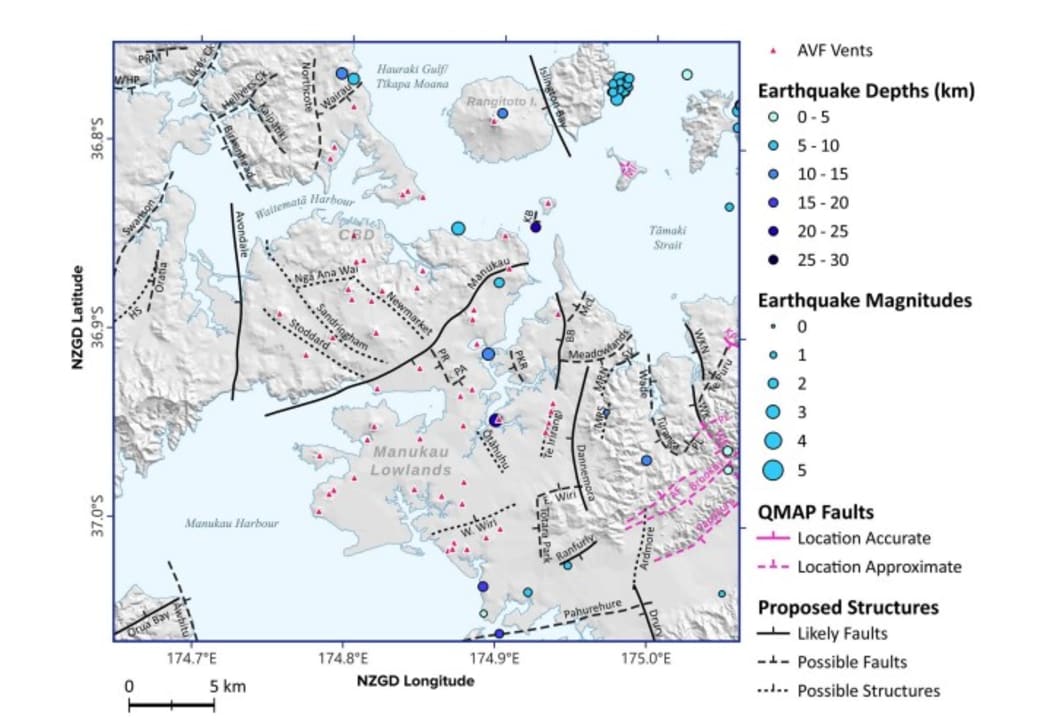 Likely faults, possible faults and possible structures identified in the study superimposed on a shaded relief map of
Auckland and plotted alongside Auckland Volcanic Field centres and earthquake epicentres since 1988.