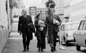 Bill Sutch (left) arriving at Wellington Magistrate's Court with wife Shirley Smith and lawyer  Mike Bungay in October 1974.