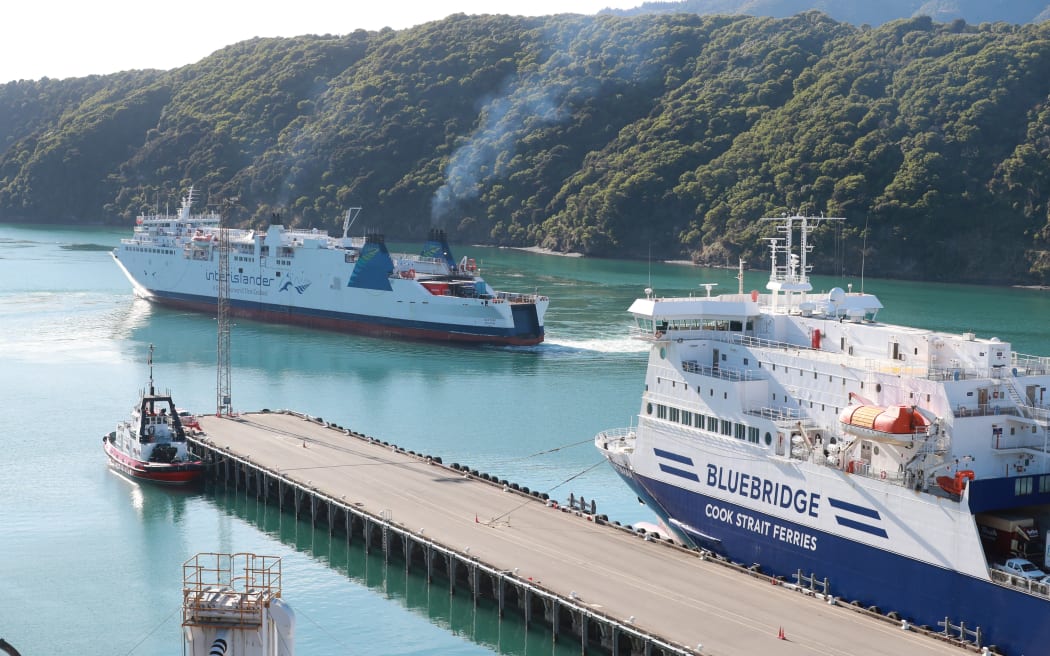 03052021 NEWS PHOTO MARLBOROUGH EXPRESS SCOTT HAMMOND / STUFF Police search ferries after bomb scare in Picton ferry terminal. Bluebridge is delayed at the dock during the search,