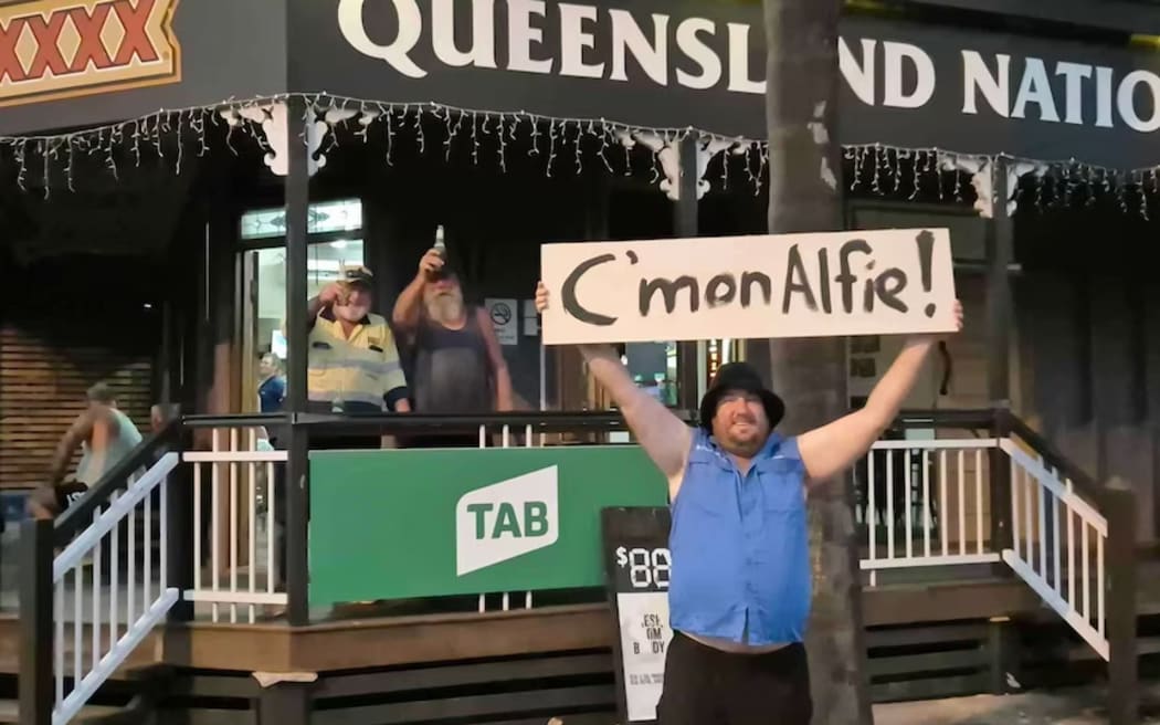 Even as the cyclone bears down, some are choosing to find the humour where they can. (Supplied: Thomas Nicholson)