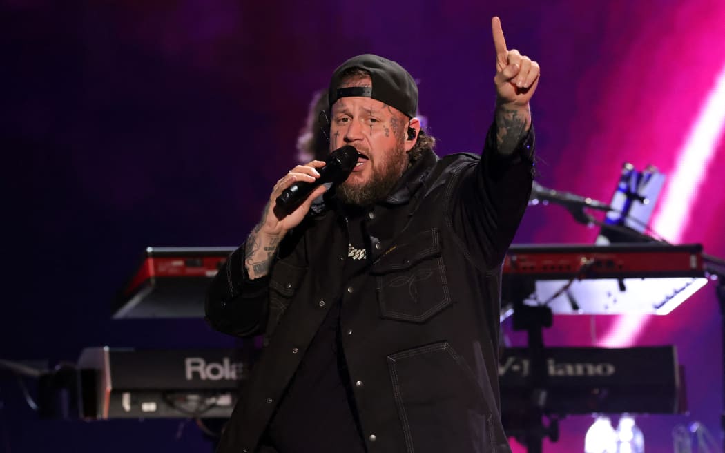 LAS VEGAS, NEVADA - SEPTEMBER 19: (FOR EDITORIAL USE ONLY) Jelly Roll performs onstage during the 2025 iHeartRadio Music Festival at T-Mobile Arena on September 19, 2025 in Las Vegas, Nevada.   Kevin Winter/Getty Images for iHeartRadio/AFP (Photo by KEVIN WINTER / GETTY IMAGES NORTH AMERICA / Getty Images via AFP)