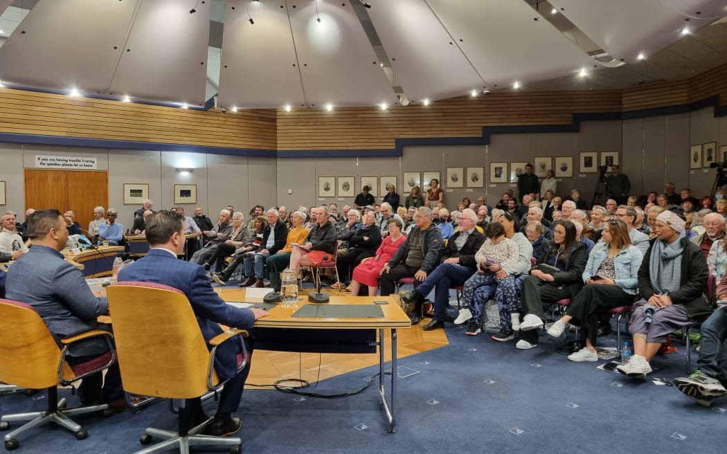 A crowd showed up for the debate between mayoral candidates in New Plymouth today.