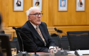 Sir Geoffrey Palmer gives evidence to Parliament's Regulations Review Committee.