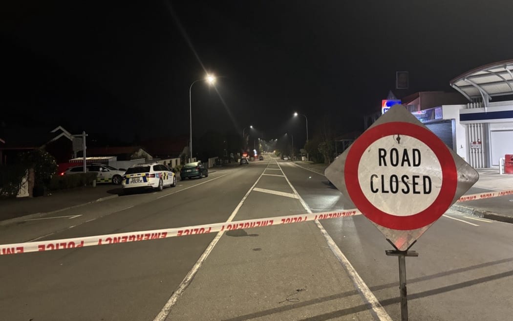The cordons between Rutherford Street and Van Diemen Street in Nelson, as police deal with a suspicious item left at a Waimea Road address.