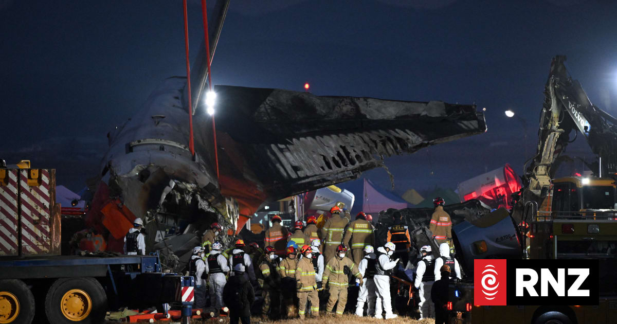 179 dead after South Korean airliner crashes, explodes in fireball