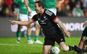 Brad Weber of the Māori All Blacks celebrates his try against Ireland at FMG Stadium in Waikato, New Zealand on 29 June 2022.