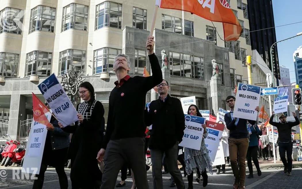 Ministry of Justice staff walk out in hopes of pay rises