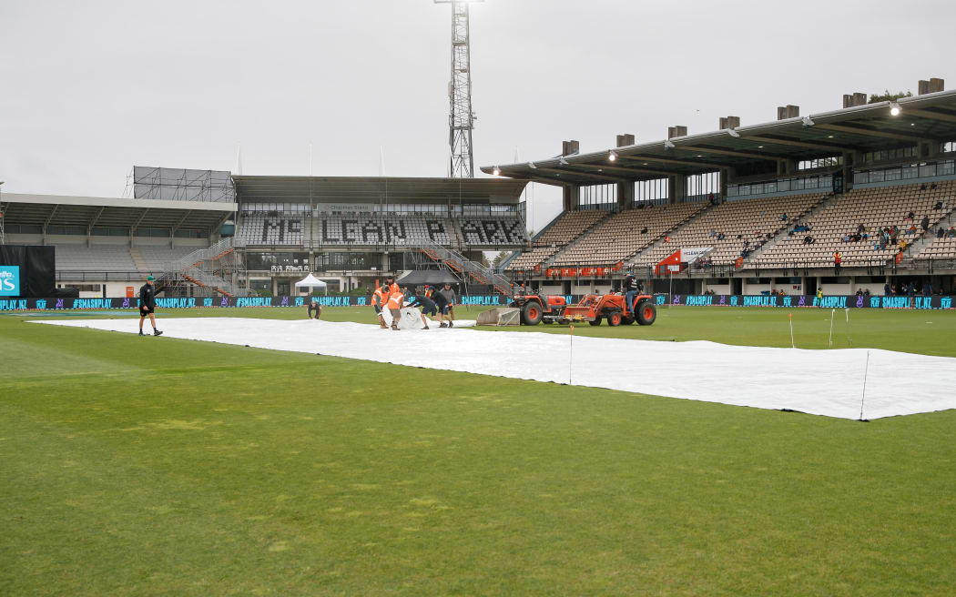 The rain has returned and the covers are being put back on during the Second Women's One Day International match between New Zealand and Bangladesh at McLean Park in Napier