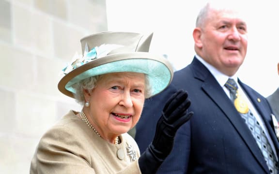 General Peter Cosgrove with the Queen at the Australian War Memorial in Canberra.