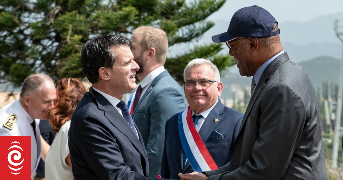 French Minister Valls postpones return to New Caledonia