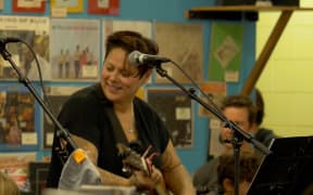 Anika Moa: "Chop Chop Hiyaaa" live on Music 101