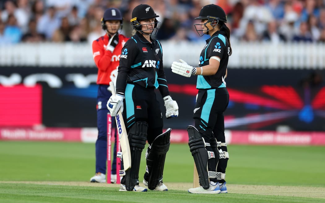 Brooke Halliday and Amelia Melie Kerr of New Zealand
New Zealand White Ferns v England women, 5th T20 International at the Lord’s Cricket Ground, London, England on Wednesday 17 July 2024.
New Zealand Women tour of England 2024.
Photo credit: Matthew Impey / www.photosport.nz