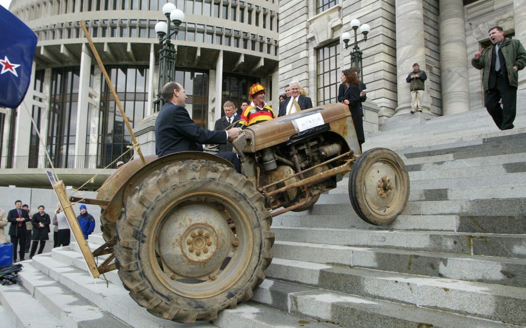 Beyond the tiles, the work of photographers at Parliament RNZ