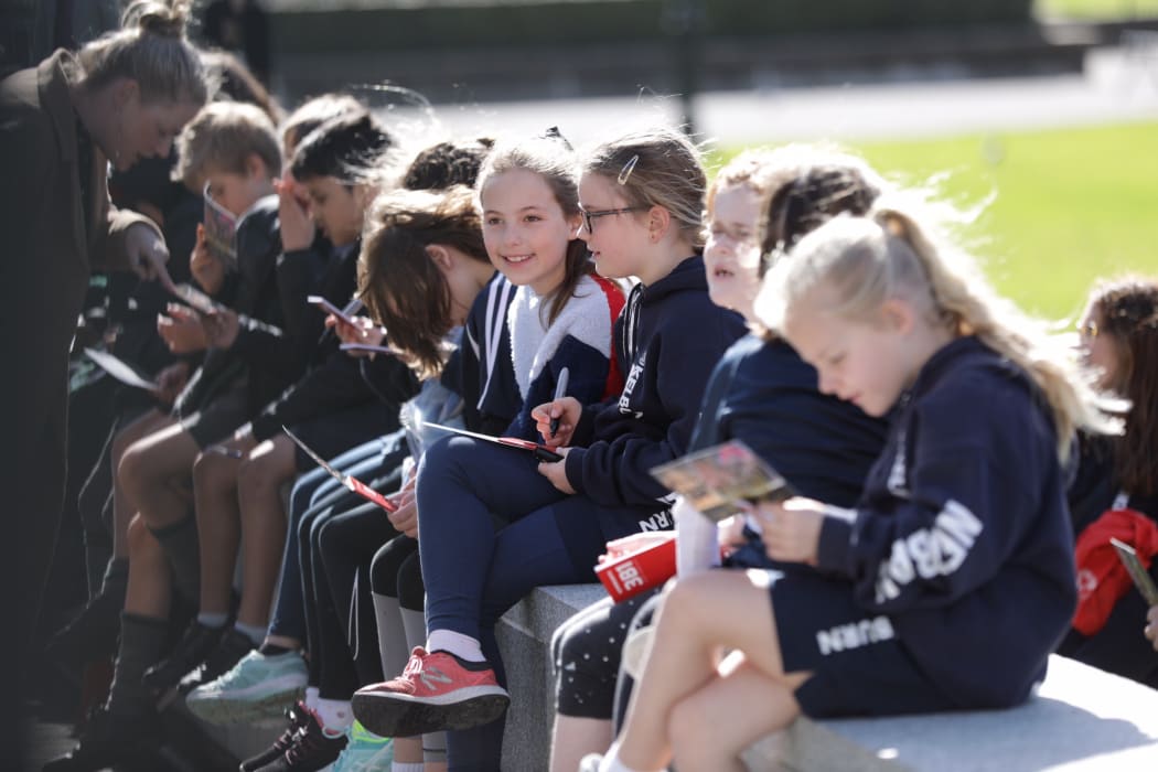 Fans wait to see the Silver Ferns at the world netball champions' reception at Parliament, Monday 26 August.