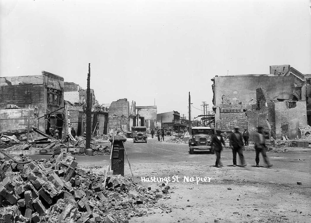 View down Hastings Street, Napier after the earthquake. Ref: 1/2-002945-F. Alexander Turnbull Library, Wellington, New Zealand. /records/22834051