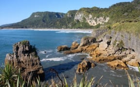 A stretch of the West Coast near Punakaiki (Pancake Rocks)
