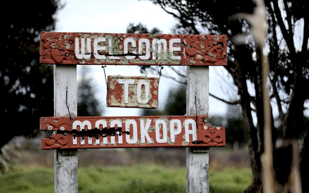 Marokopa signs