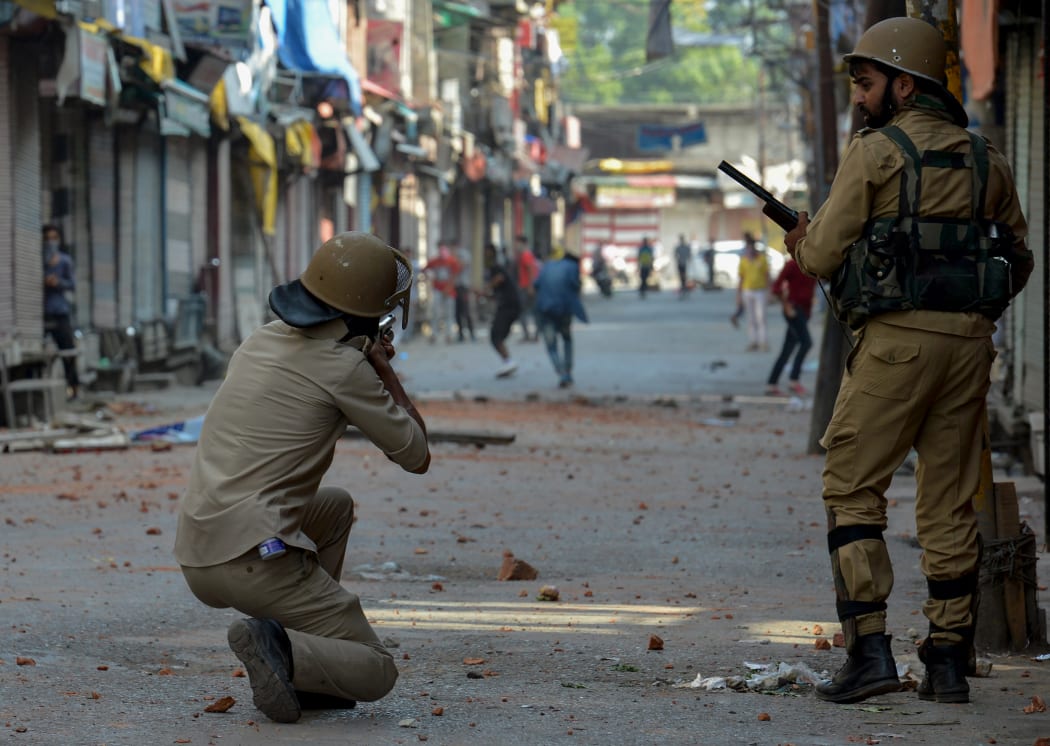 Indian police clash with protesters in Srinagar,11 July, 2016.