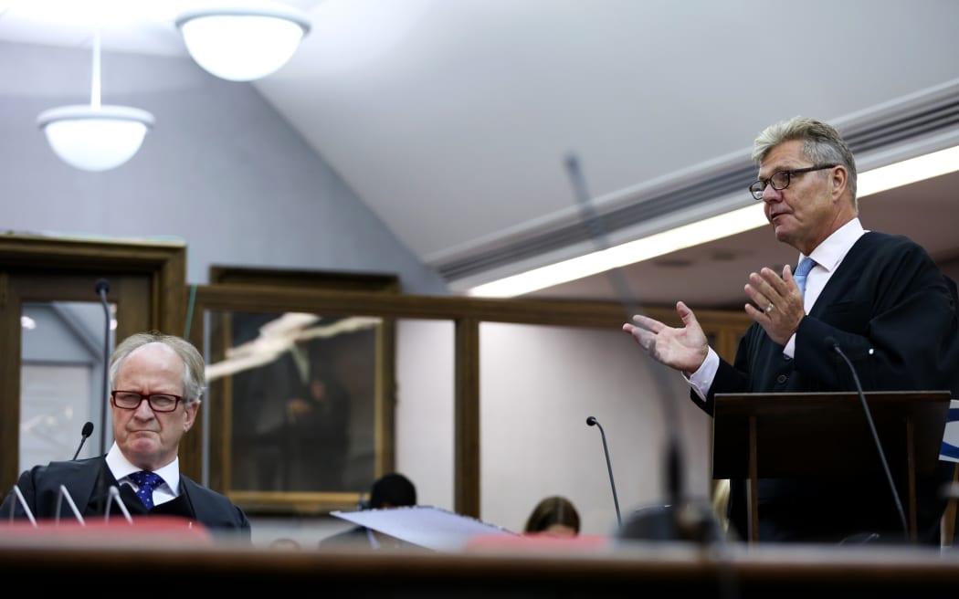 Mark Lundy's lead lawyer David Hislop (left)  and Ross Burns (right).