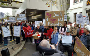 Protesters outside Dunedin Hospital said the food wasn't good enough for patients.