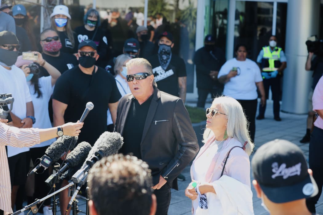 Brian and Hannah Tamaki speak to supporters outside Auckland Central Police Station, 23 November 2021