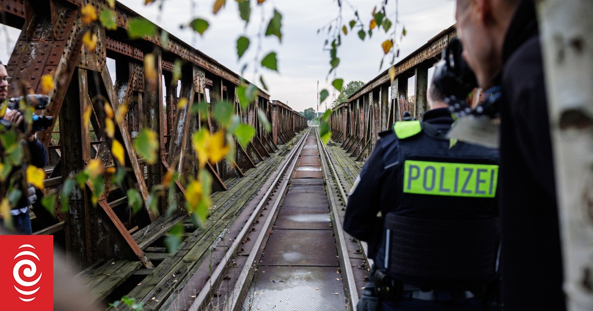 Germany tightens controls at all borders in immigration crackdown