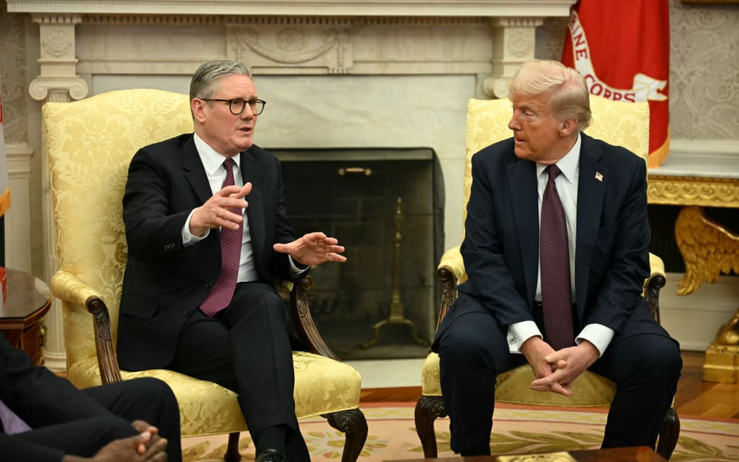 US President Donald Trump meets with British Prime Minister Keir Starmer  in the Oval Office of the White House in Washington, DC, on February 27, 2025. Starmer is meeting Trump to plead for a US backstop to any Ukraine ceasefire, insisting it would be the only way to stop Russia's Vladimir Putin from invading again. Starmer arrived in Washington late Wednesday to build on a visit by French President Emmanuel Macron, amid growing concerns in Europe that the US leader is about to sell Kyiv short in negotiations with Putin. (Photo by Jim WATSON / AFP)