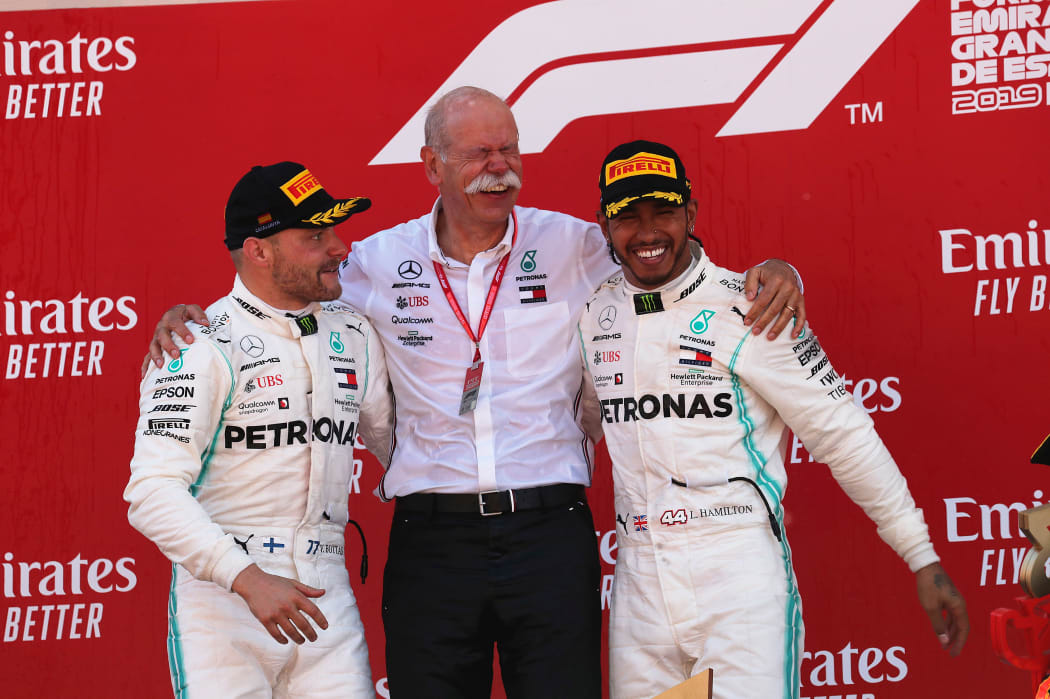 Valtteri Bottas (FIN) Mercedes F1, Dr. Dieter Zetsche, Chairman of Daimler and Lewis Hamilton (GBR)