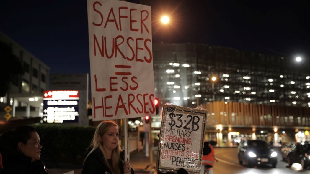 Protesters at Auckland City Hospital.