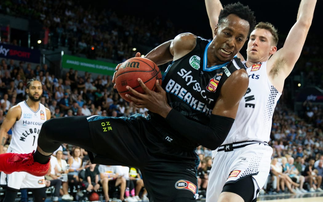 The Breakers are keen to bring back US import Scottie Hopson to team up with Tai Webster.