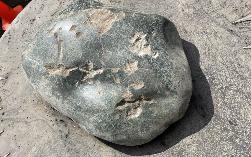 A pounamu touchstone.