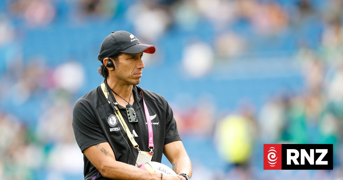 Allan Bunting stands down as NZ Rugby seeks new Black Ferns coach | RNZ