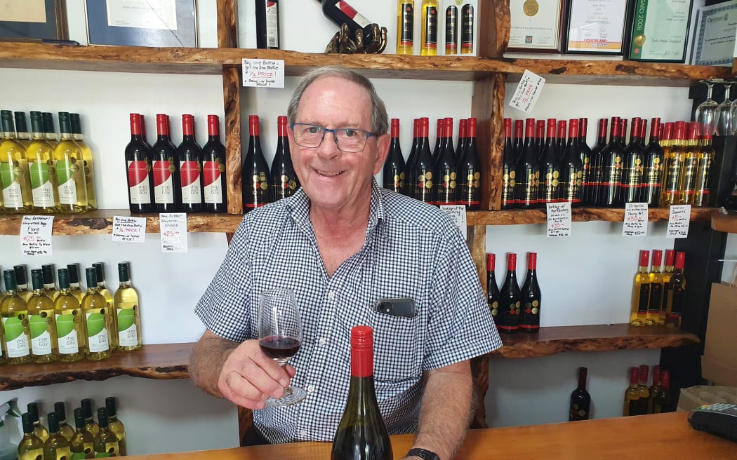 Monty Knight, Okahu Estate