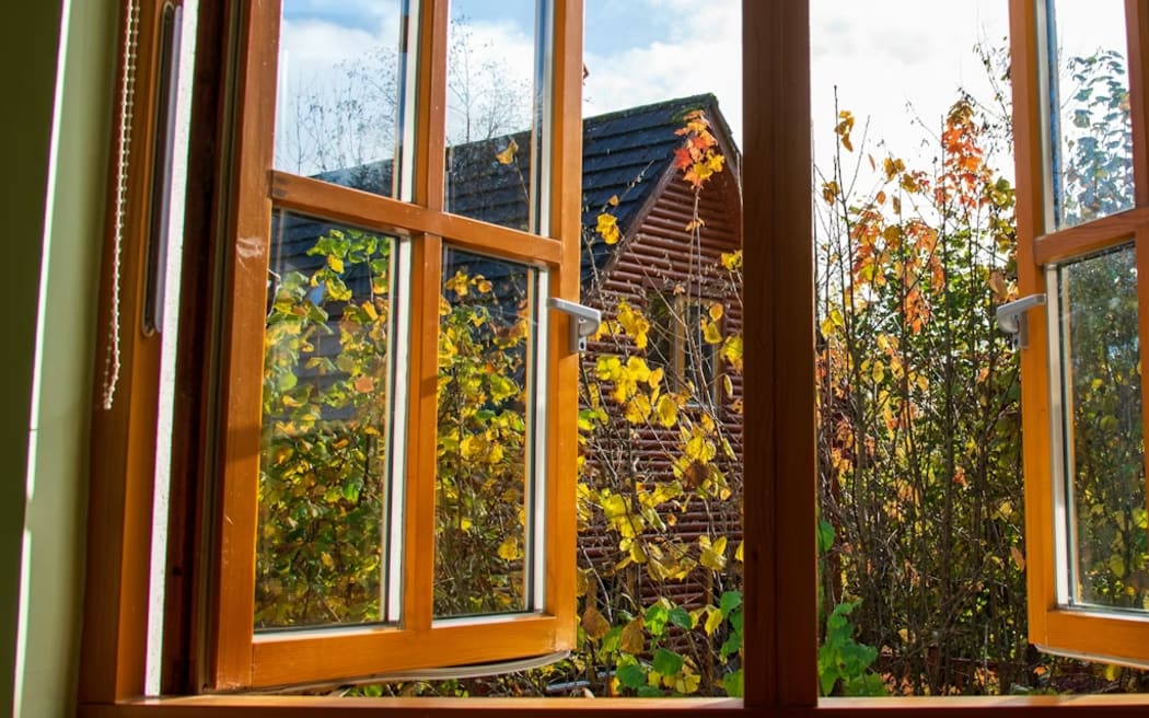 “House burping” is the latest thing cluttering people’s social media feeds