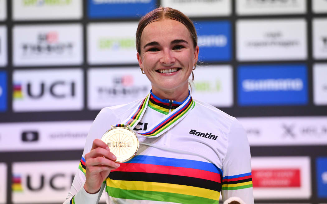 Ally Wollaston wins cycling world championship title RNZ News