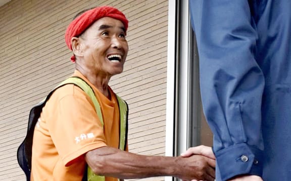 Haruo Obata who found 2-year-old missing boy receives a thank-you note from Yamaguchi Prefectural Police in Suo-Oshima Town in Yamaguchi Prefecture.