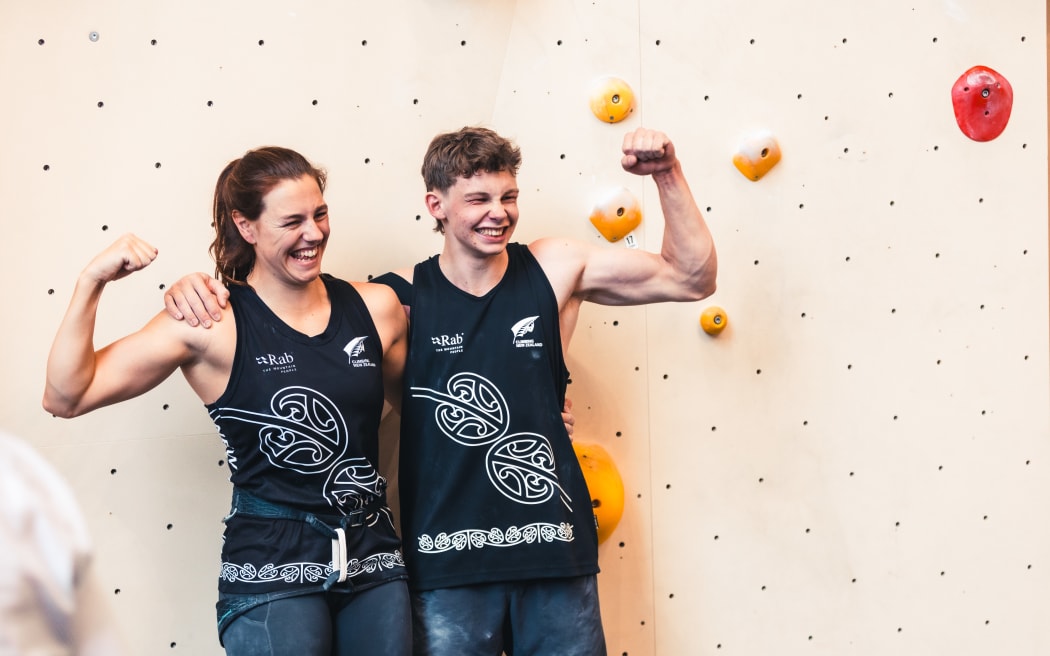 Sarah Tetzlaff (left) and Julian David went home with the men and women's titles in speed climbing at the Sport Climbing Oceania in Melbourne.(Supplied by IFSC)