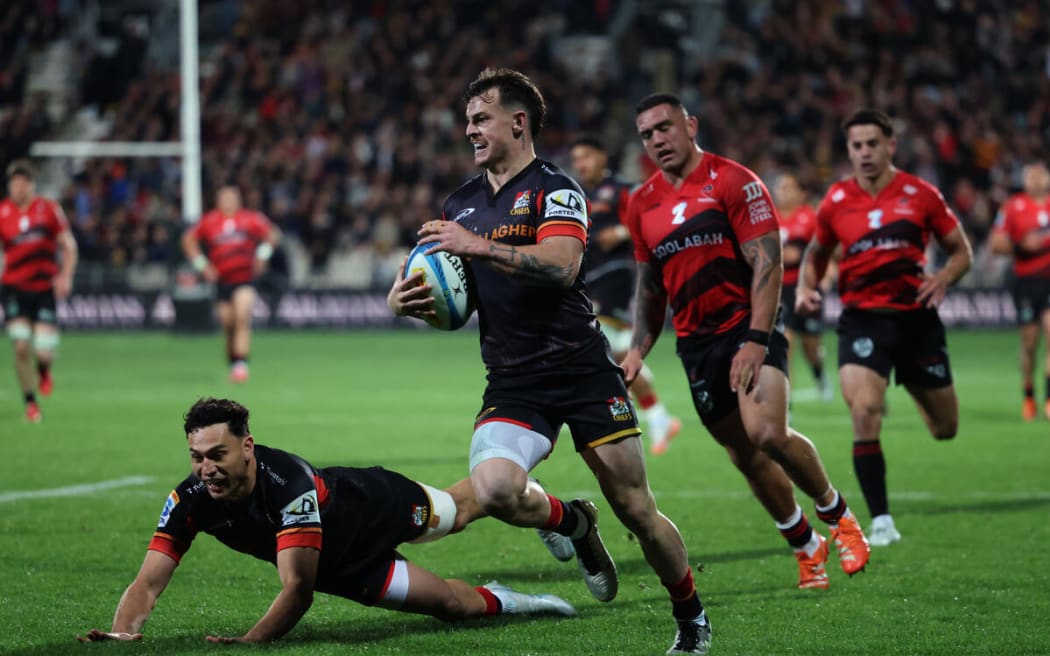 The Chiefs' Leroy Carter scores against the Crusaders at Apollo Projects Stadium in Christchurch, on Saturday 10 May, 2025.