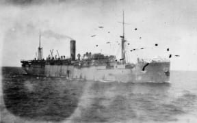 Troop transport SS Waimana on its way from Auckland to Egypt in 1914.