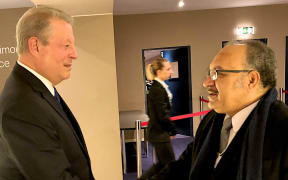 Prime Minister Peter O’Neill (right) meets former United States Vice President, and Chairman and Co-Founder of the Generation Investment Management, Al Gore, in Davos ahead of their discussion on climate change at the World Economic Forum