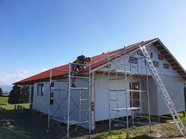 Frank Cornelissen on the tools, Martinborough