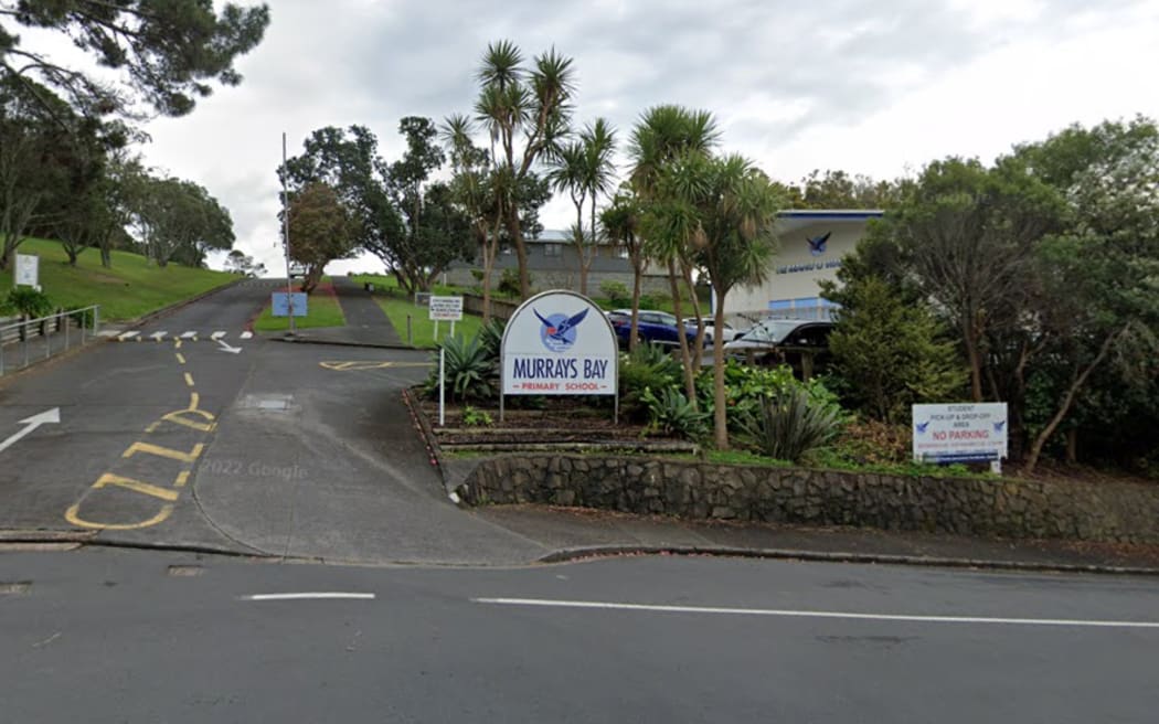 Murrays Bay Primary School.
