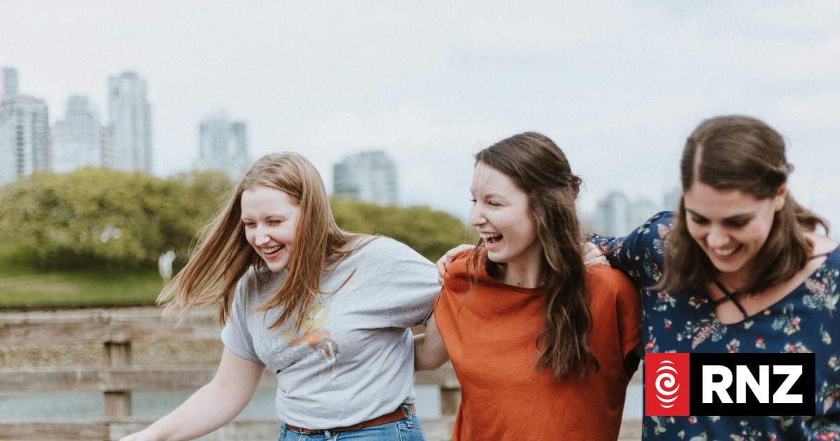 How to make - and keep - friends as a grownup, according to science